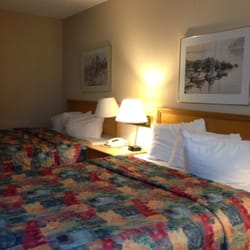 Airport Motor Inn - My standard room at the Airport Inn near Marathon On.