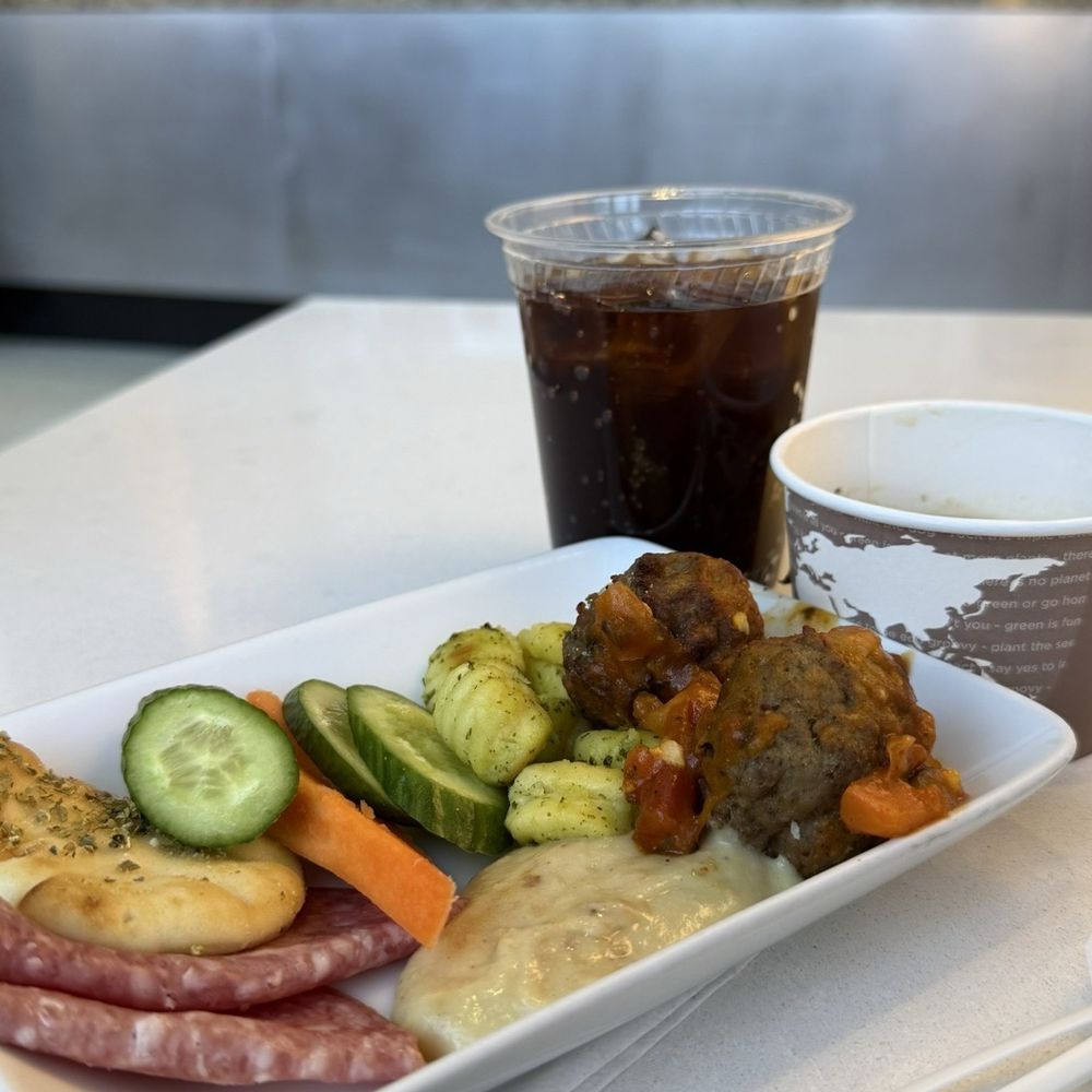 Admirals Club - Concourse L - Airport Lounges Near Me - Chicago, Illinois Admirals Club - Concourse L - Airport Lounges Near Me - Chicago, Illinois