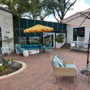 Paradiso - Outside - Bars Near Me - Dallas, Texas