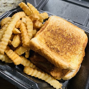 Zaxbys - Kickin Chicken Sandwich - Fast Food Near Me - Greer, South Carolina