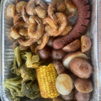 Fisherman's Island - Joliet - shrimp, potatoes, broccoli and corn - Seafood Near Me - Joliet, Illinois Fisherman's Island - Joliet - shrimp, potatoes, broccoli and corn - Seafood Near Me - Joliet, Illinois