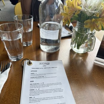 Baobab Fare - Fresh flowers on the tables - Coffee & Tea Near Me - Detroit, Michigan