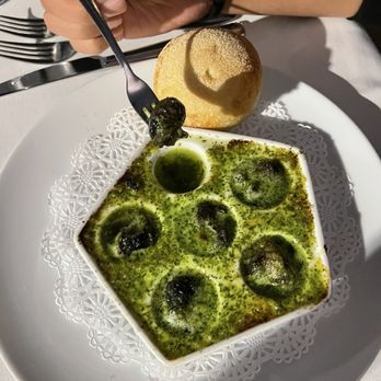 Etoile Cuisine et Bar - ESCARGOTS DE BOURGOGNE - French Near Me - Houston, Texas Etoile Cuisine et Bar - ESCARGOTS DE BOURGOGNE - French Near Me - Houston, Texas