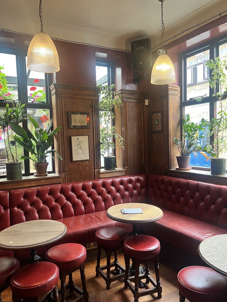 WHITE HORSE 10 Photos 2022 Peckham Rye, London, United Kingdom