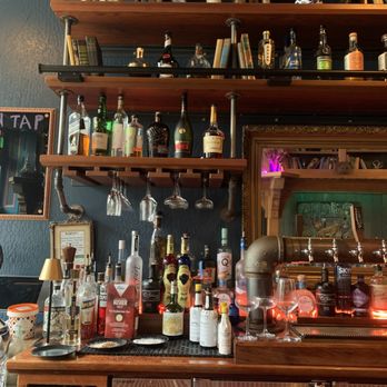 Phatsy Kline's Parlor Lounge - Cocktail Bars Near Me - Eureka, California