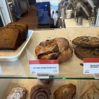 SIGNAL Coffee Roasters - Baked goods Inside - Coffee Roasteries Near Me - Alameda, California SIGNAL Coffee Roasters - Baked goods Inside - Coffee Roasteries Near Me - Alameda, California