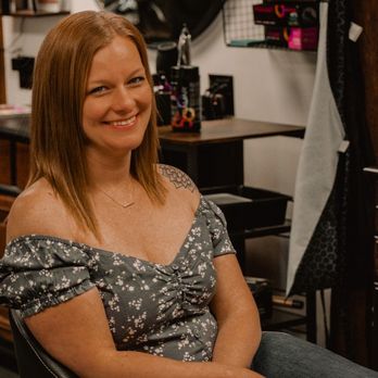 Salon 4 - Hello! I'm Jen! I'm one of the owner/operators here at Salon 4. I have 13 years of experience in Hair Care. - Hair Stylists Near Me - Bellbrook, Ohio Salon 4 - Hello! I'm Jen! I'm one of the owner/operators here at Salon 4. I have 13 years of experience in Hair Care. - Hair Stylists Near Me - Bellbrook, Ohio