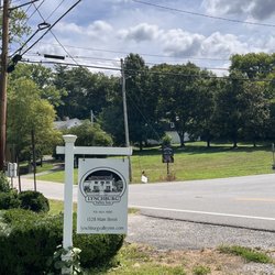 Lynchburg Valley Inn - Exterior, near roadway