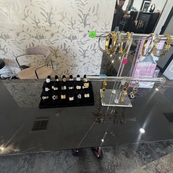 Dylan Keith Salon - Hair Salons Near Me - Toluca Lake, California