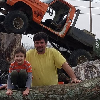 Huskey's Tree Service - Tree Services Near Me - Clarksville, Tennessee Huskey's Tree Service - Tree Services Near Me - Clarksville, Tennessee