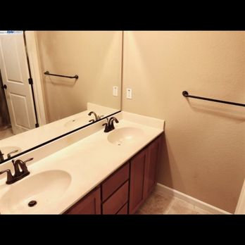 Belinda's Busy Bees Cleaning Service - Bathroom - Home Cleaning Near Me Belinda's Busy Bees Cleaning Service - Bathroom - Home Cleaning Near Me