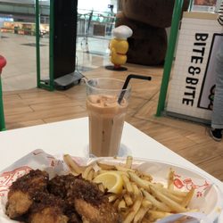 Bite & Bite With Line Friends - Spicy hot wings with French fries and Milk tea! They were pretty spicy with a hint of sweet, so good! - 04.05.19