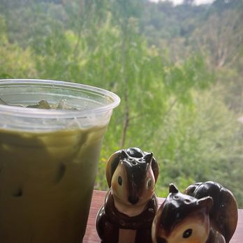 Cafe on 27 - Matcha, pretty view, and the cutest salt & pepper shakers! - Breakfast & Brunch Near Me - Topanga, California Cafe on 27 - Matcha, pretty view, and the cutest salt & pepper shakers! - Breakfast & Brunch Near Me - Topanga, California