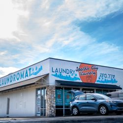 Sparkle City Laundry - Front of building