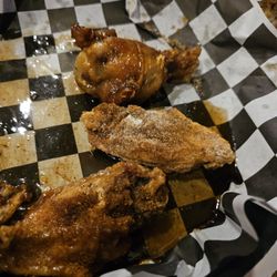 Granfalloons Tavern - Wings