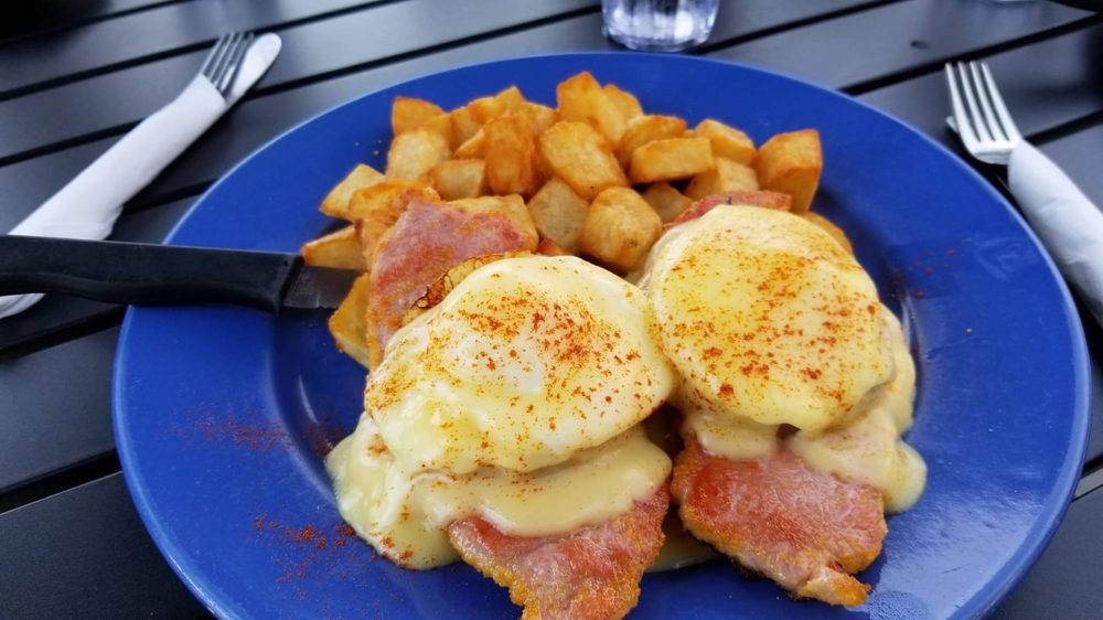 PAUL’S KITCHEN Updated June 2024 38 Photos & 55 Reviews 2565 Dougall Avenue, Windsor