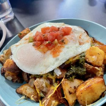 Frenchie's on 4th - Chili verde bowl! Absolutely delicious, the potatoes are Amazingly cooked! - Pancakes Near Me - Olympia, Washington