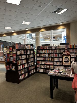 Barnes & Noble by null