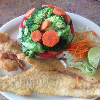 La Playa Seafood Restaurant - Lunch combination plate, 2 fish filets & 2 shrimp. Substituted rice for veggies. - Seafood Near Me - San Antonio, Texas