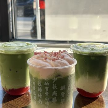 Chazui - Strawberry Matcha Latte - Cafes Near Me - Chicago, Illinois