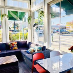 Rose’s Sandwich Shop - Great ambiance