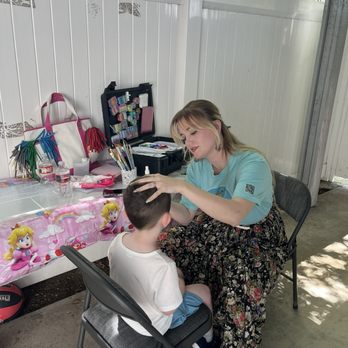 Magically Made - Nikki doing her magic - Party Characters Near Me - Pasadena, California