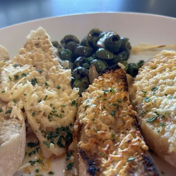 Saverino's - Garlic confit bread - Italian Near Me - Cottonwood, Arizona Saverino's - Garlic confit bread - Italian Near Me - Cottonwood, Arizona