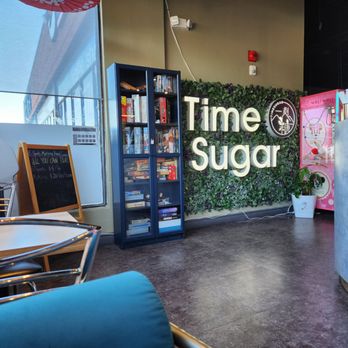 Hi Tea - the interior of a coffee shop - Bubble Tea Near Me - Mississauga, Ontario Hi Tea - the interior of a coffee shop - Bubble Tea Near Me - Mississauga, Ontario