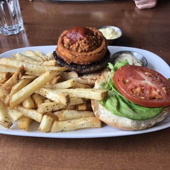 Bin 4 Burger Lounge - Burgers Near Me - Kelowna, British Columbia