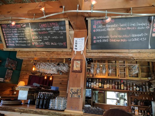 Le Baril Roulant - Microbrasserie / Inn & Restaurant by null