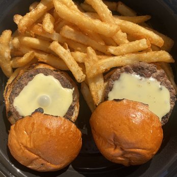 E.M. Hemingway's Steaks & Seafood Restaurant - Sliders - Seafood Near Me - Cape May, New Jersey