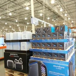 Costco - Clean and bright aisles