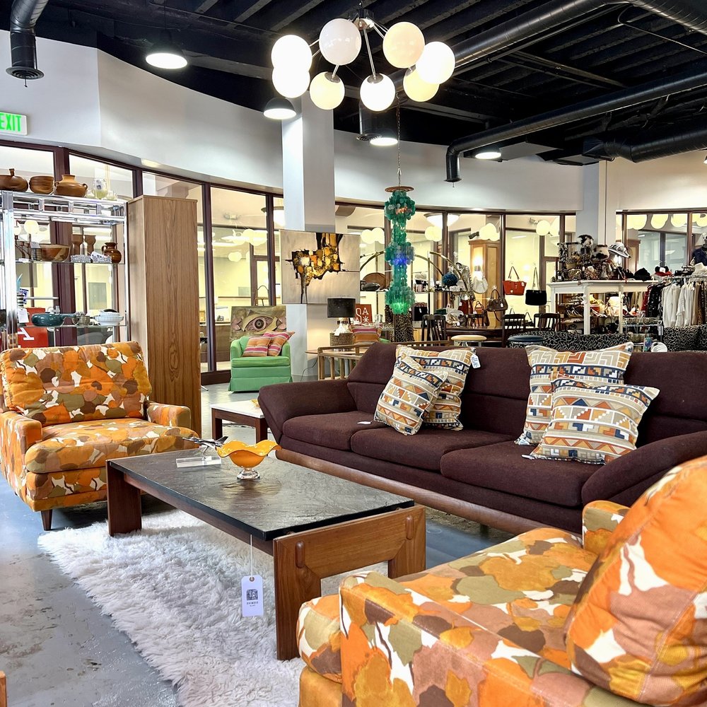 SHINDIG ALLEY Updated September 2024 200 N Front St, Philipsburg