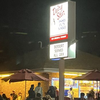 Dairy Star - Ice Cream & Frozen Yogurt Near Me - Lincolnwood, Illinois