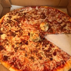 Carini Pizza - Bacon pizza
