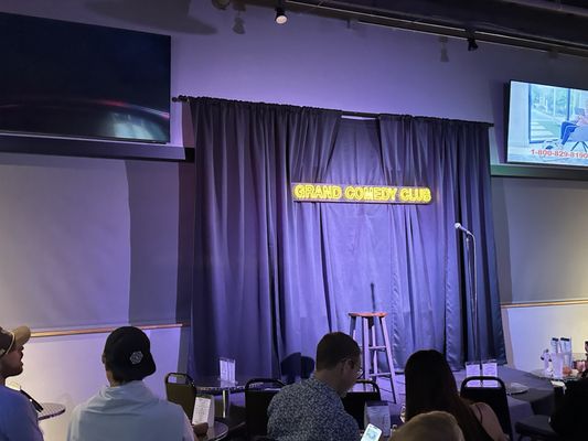 Grand Comedy Club & Pizzeria by null