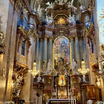 Peterskirche - Altar view - Churches Near Me - Vienna, 9