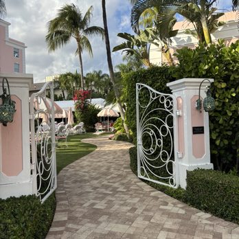 Swifty’s - Exit doors - American Near Me - Palm Beach, Florida