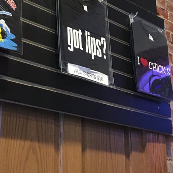 Chick's On The River - signs on the wall - American Near Me - Quincy, Illinois