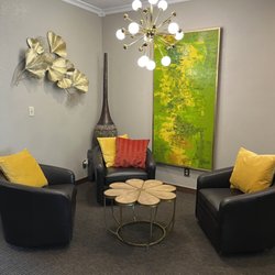 Oakwood Family Funeral Home & Crematory - One of many visiting spaces at Oakwood Funeral Home