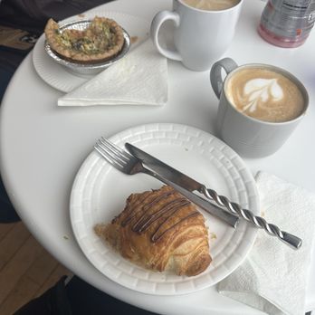 Born2Bake - Bakeries Near Me - Littleton, Colorado