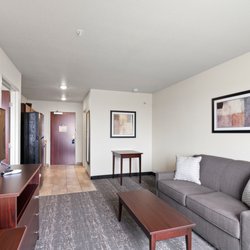 Cobblestone Inn & Suites - Fremont