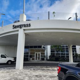 Exterior outside entrance of Sawgrass INFINITI - Tamarac, Florida Exterior outside entrance of Sawgrass INFINITI - Tamarac, Florida
