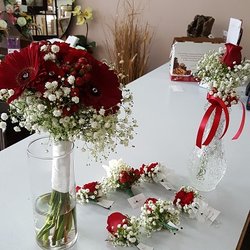 Marquis Flower Shop - Bridal Party roses
