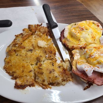 Hart & Soul Cafe - Eggs benedict and hashbrowns - Breakfast & Brunch Near Me - Hickory, North Carolina