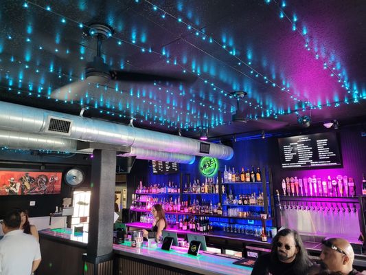 THE VIBE LIVE MUSIC VENUE by null