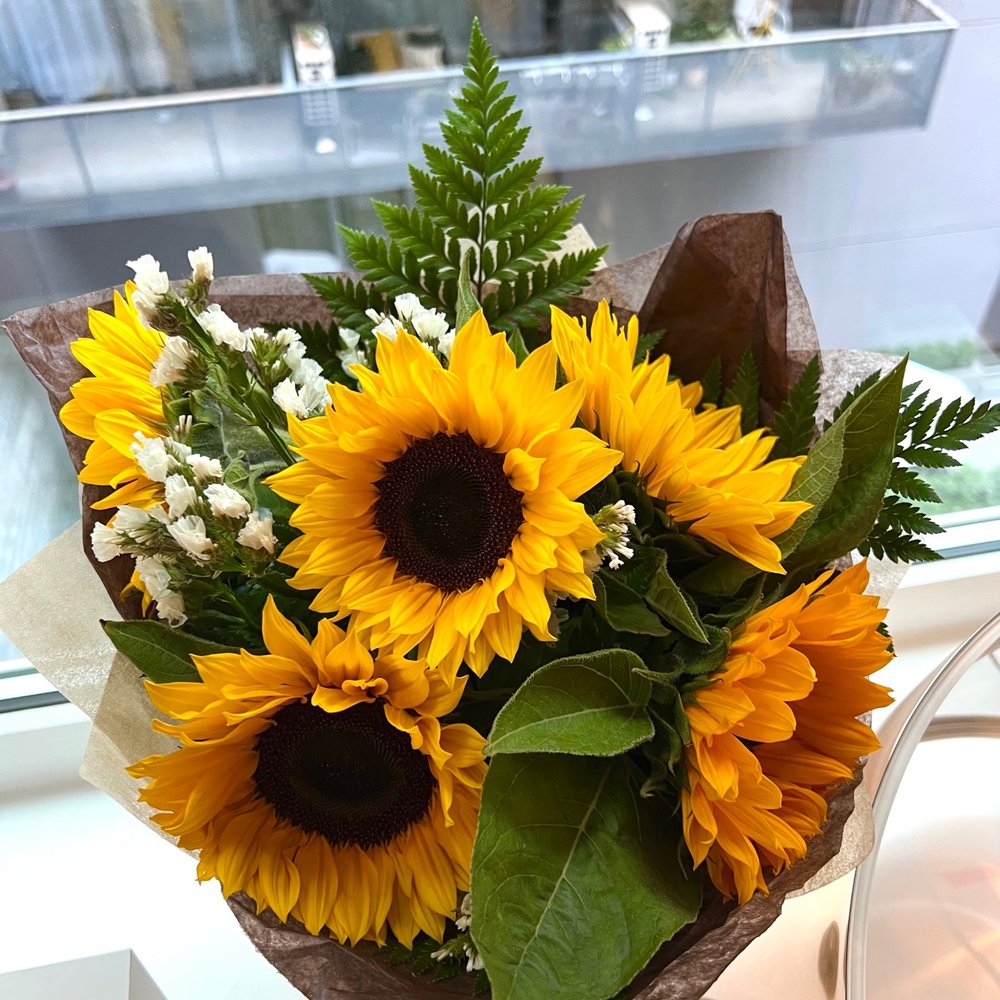Premium sunflower bouquet