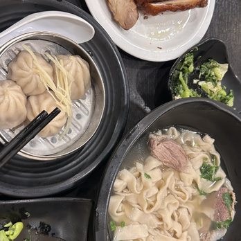 A & J Restaurant - Smoked chicken, beef noodle soup, soup wonton and mustard sesame salad. - Taiwanese Near Me - Irvine, California A & J Restaurant - Smoked chicken, beef noodle soup, soup wonton and mustard sesame salad. - Taiwanese Near Me - Irvine, California