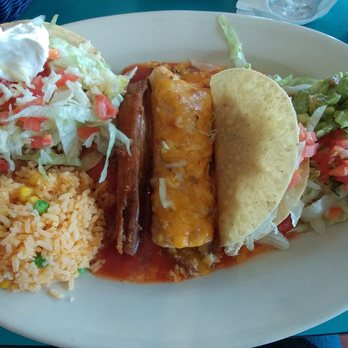 Antonio’s Mexican Grille - The tamale was so dry I could barely cut through it with a knife. Reheated too many times does this to tamales. - Mexican Near Me - Houston, Texas