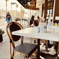 Sweet Butter Kitchen - Outdoor dining